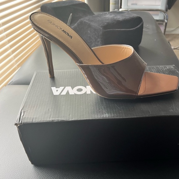 Fashion Nova’s Keep The Same Energy Mules - Brown - Picture 2 of 2